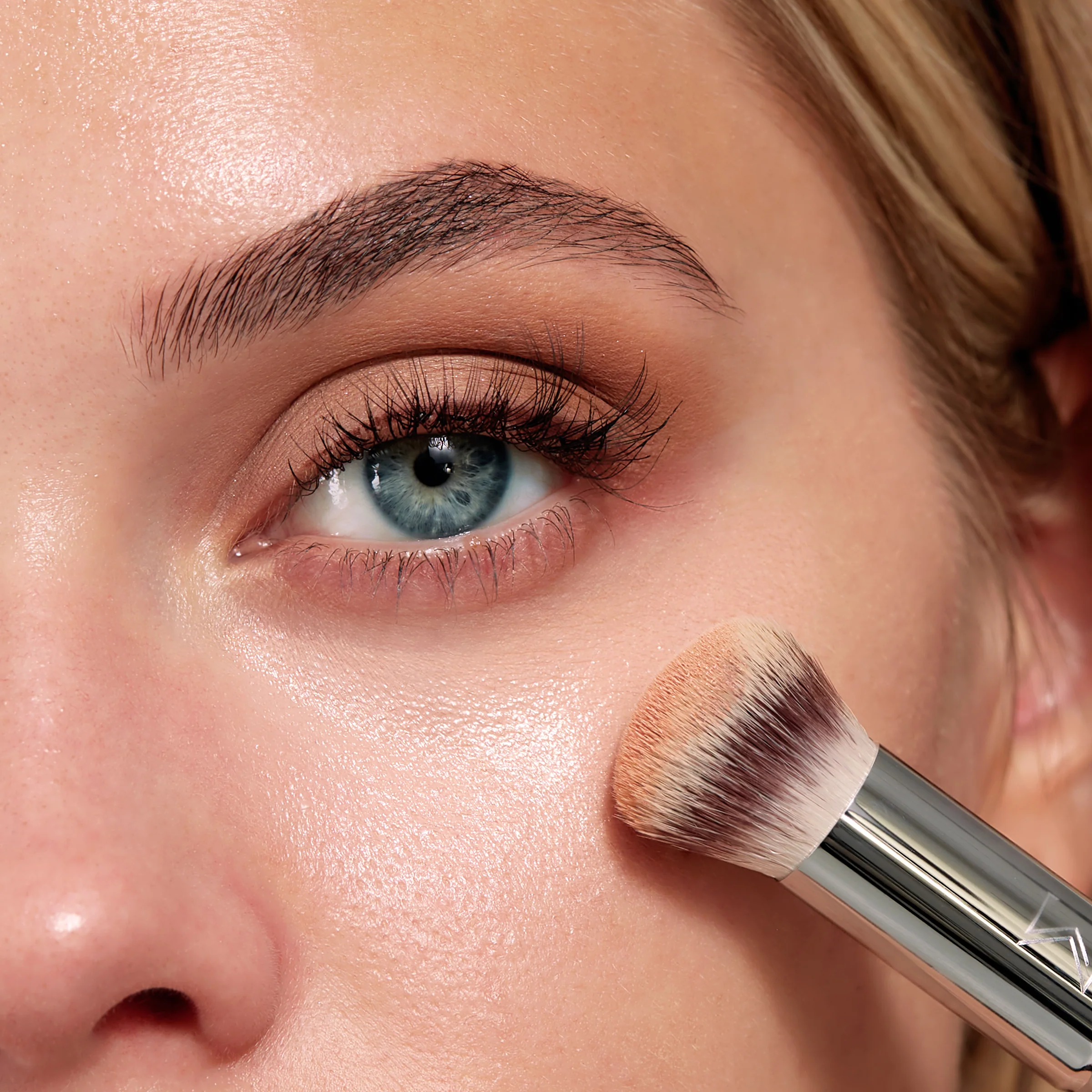 F26 Domed Concealer Brush - Image 11
