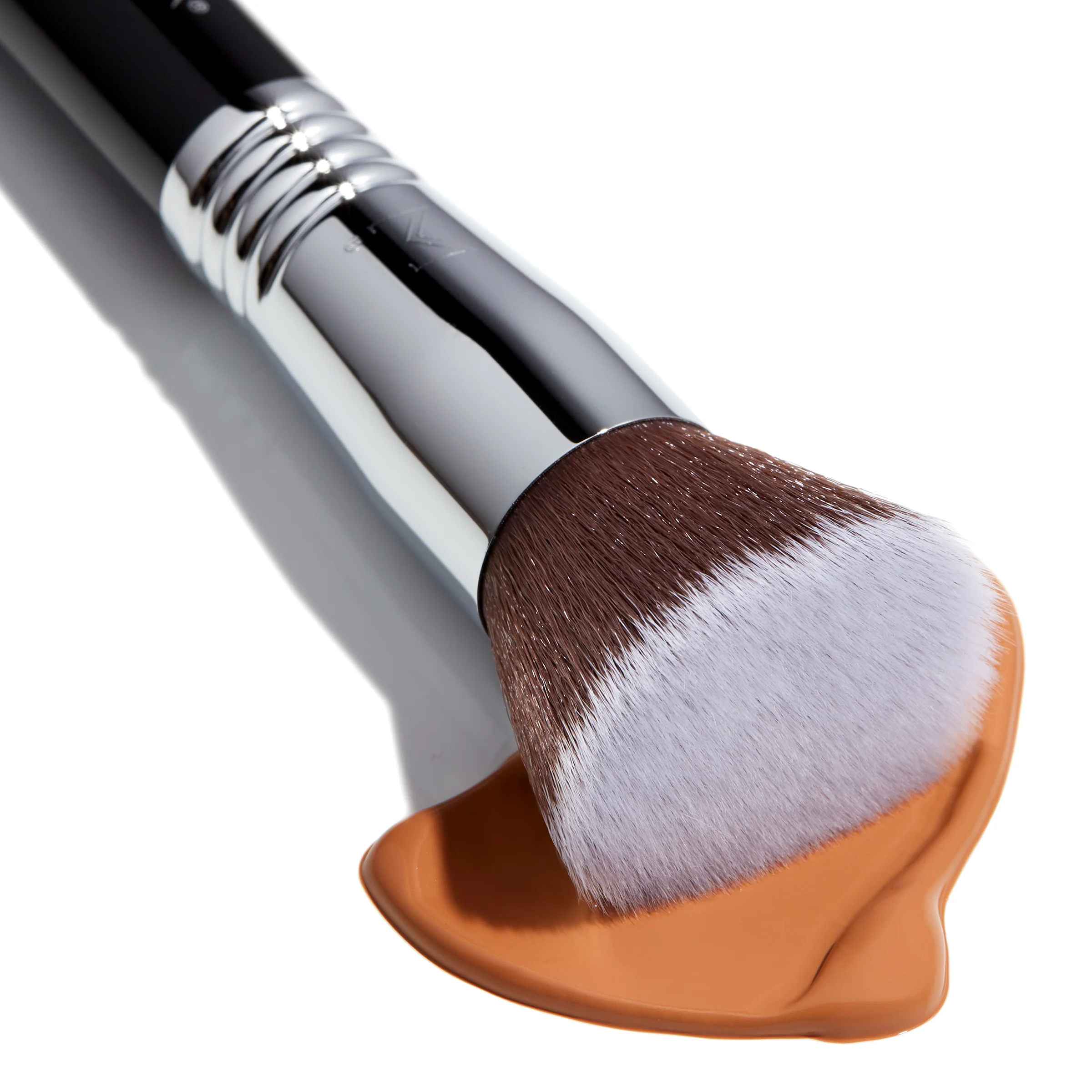 F80 Flat Kabuki™ Brush - Image 4